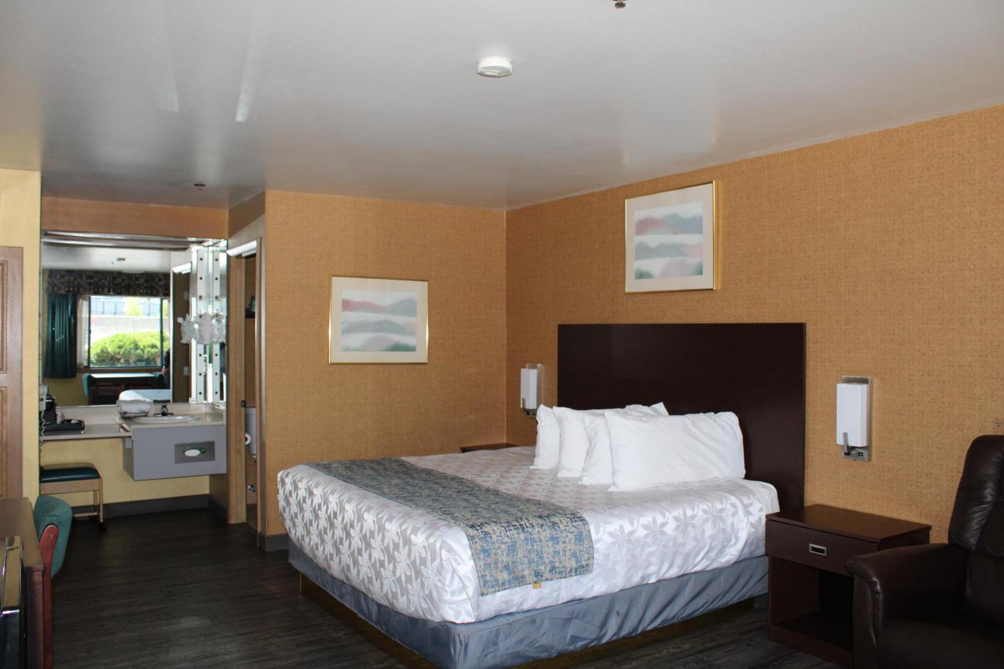 Americas Best Value Inn Phoenix Medford Финикс Экстерьер фото
