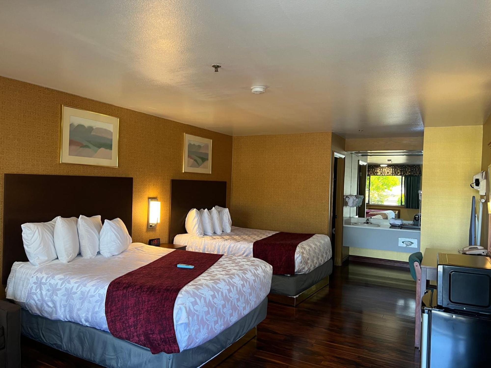 Americas Best Value Inn - Phoenix / Ashland Экстерьер фото